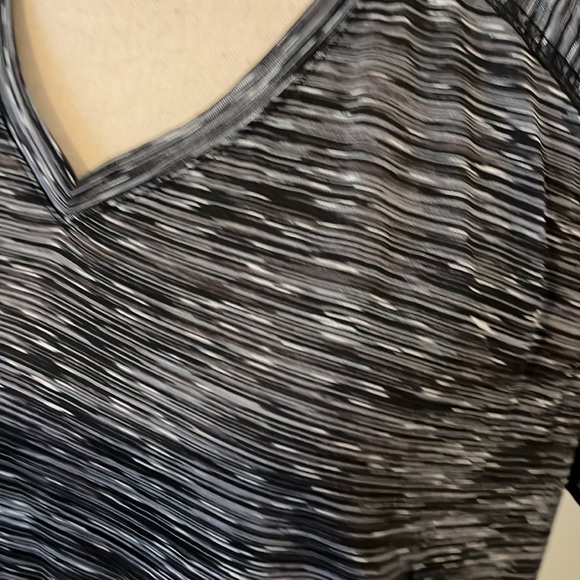 5/25 never used only tried on once, reebox black 1X dri fit shirt super soft - Picture 2 of 8